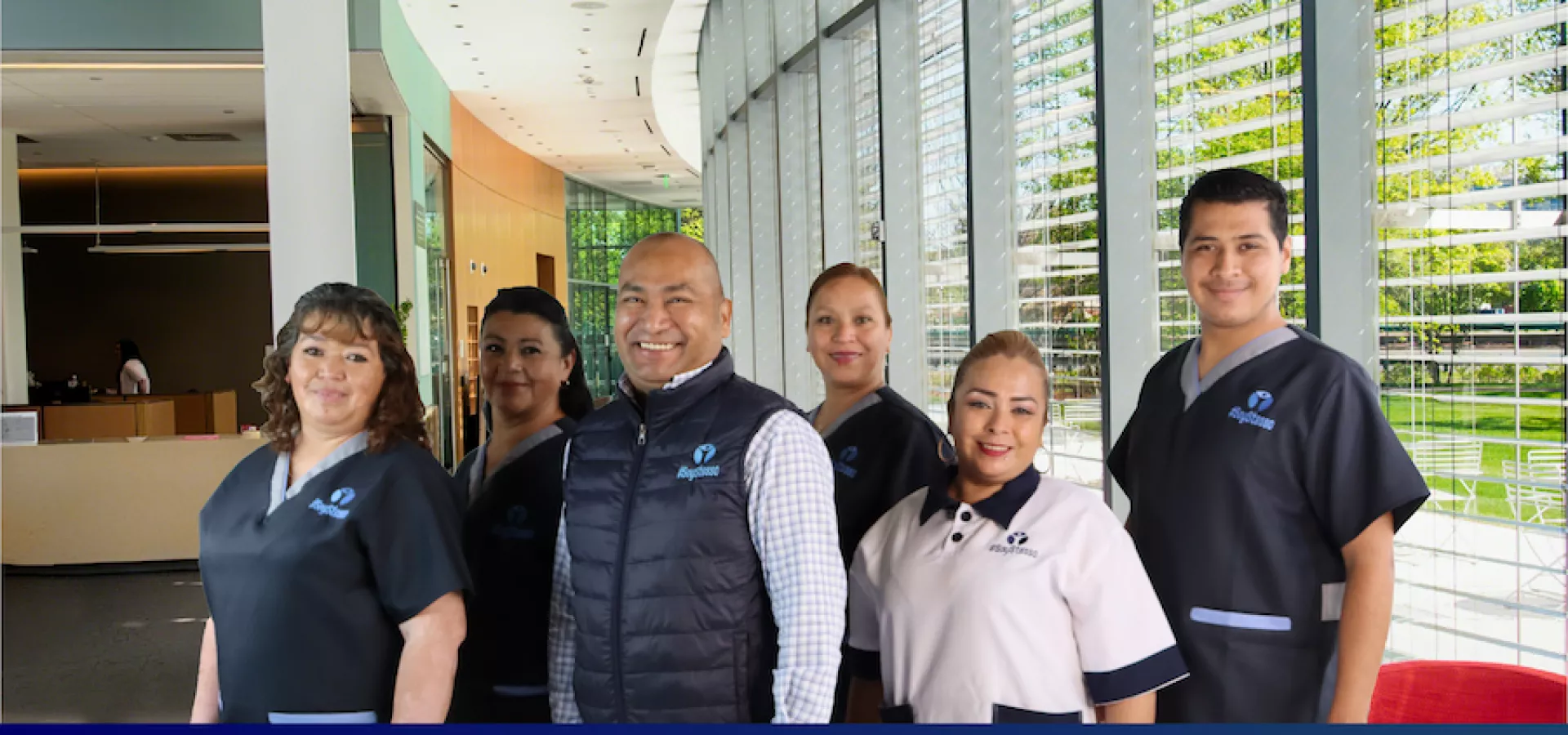 Características del personal de limpieza ideal para tu empresa